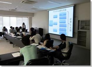 （写真）模擬国際会議の様子2