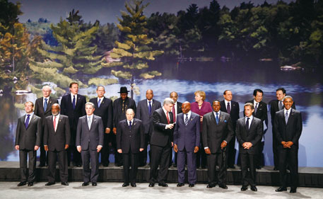 主要国首脳会議（サミット）の主要8か国（G8）拡大会合での集合写真