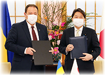 ウクライナ　財政支援