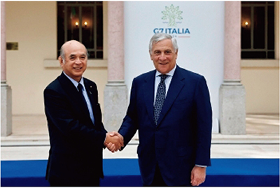 柘植外務副大臣（当時）とタヤーニ・イタリア外務・国際協力大臣（写真：Agenzia ANSA/Italian MFA）