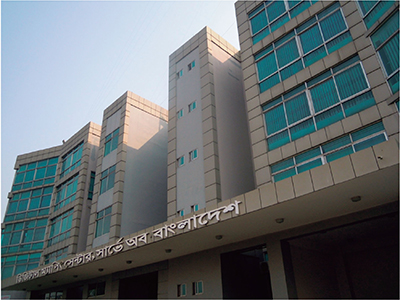 「バングラデシュにおける全球測位衛星システム連続観測点高密化及び験潮（けんちょう）所近代化計画」における、電子基準点管理システム・データセンターユニット設置候補地の様子（写真：JICA）