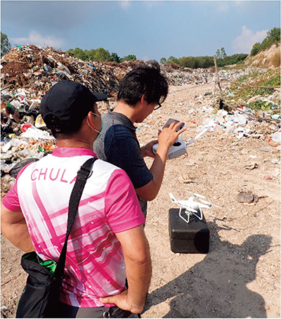 タイでの技術協力「東南アジア海域における海洋プラスチック汚染研究の拠点形成」におけるドローンを活用したプラスチック廃棄物実測（写真：JICA）