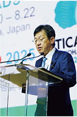 第3回日・アフリカ官民経済フォーラムで演説する松本外務大臣政務官