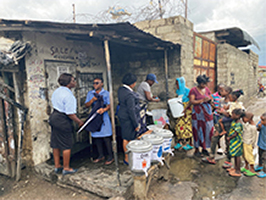 コミュニティに設置された経口補水液の給水ポイント（写真：JICA）