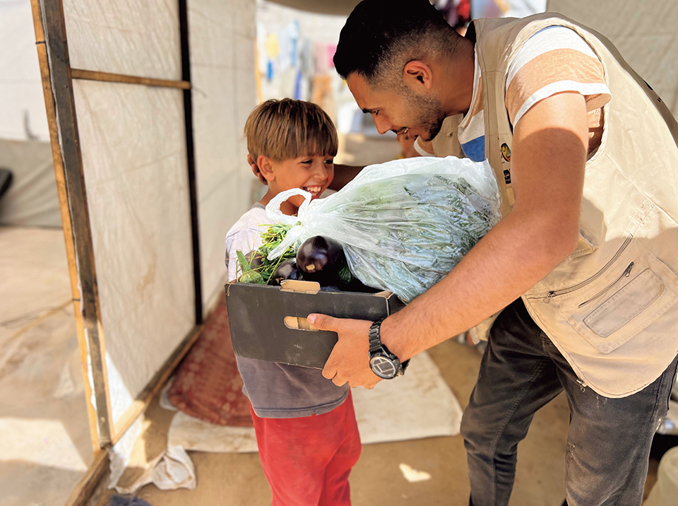 【パレスチナ】「ガザの子どもたちに食料を！」撮影者　特定営利活動法人パレスチナ子どものキャンペーン