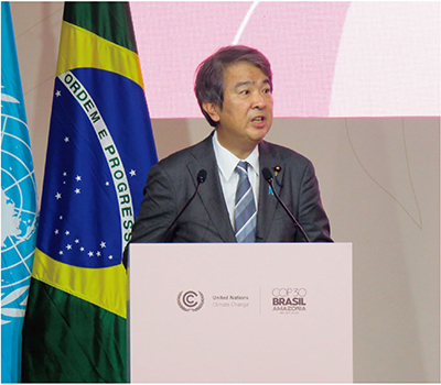 COP30の閣僚級セッションでスピーチする石原環境大臣（写真：環境省）