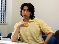 （写真）内閣府国際平和協力本部事務局　保苅俊行主査