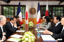 (写真)日・仏首脳会談-2