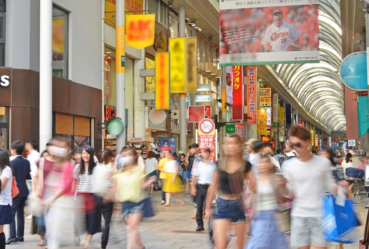 広島市本通商店街の街並み