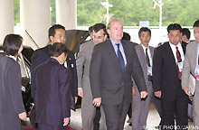 ヴェドリーヌ仏外相宿舎到着