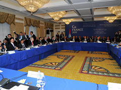（写真）G8外相会合