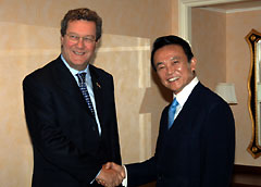 （写真）日豪共同ステートメント