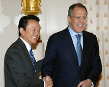 （写真）日露外相会談