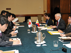 （写真）日・フィリピン外相会談