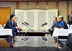 （写真）玄葉外務大臣の沖縄訪問