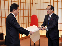 （写真）松井広島市長による岸田外務大臣表敬（概要）