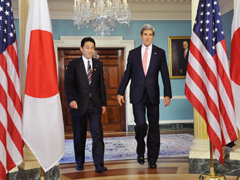 （写真）日米外相会談-1