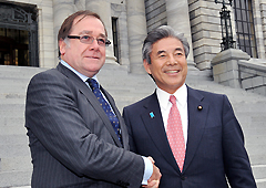 （写真）日・NZ外相会談
