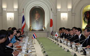 （写真）安倍総理大臣のタイ訪問-1