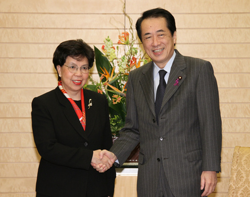 （写真）マーガレット・チャン世界保健機関（WHO）事務局長による菅総理大臣への表敬