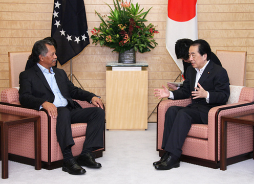 （写真）クック諸島のプナ首相と会談する菅総理2