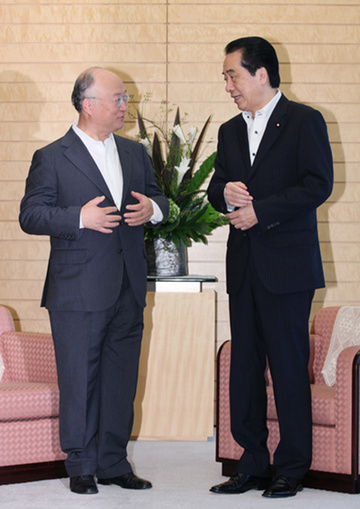 天野国際原子力機関（IAEA）事務局長により表敬を受ける菅総理2