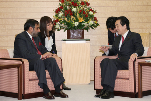 Concerning the Courtesy Call on Prime Minister Kan by Indian Minister of Commerce and Industry Sharma(Photo)