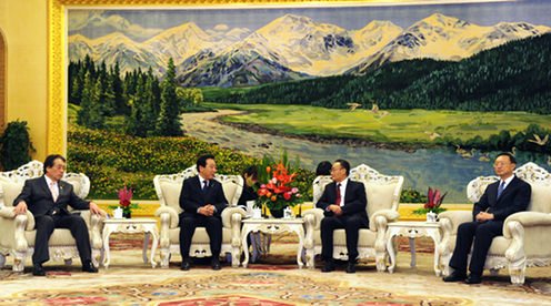 (写真)呉邦国全人代常務委員会委員長と会談する野田総理(写真提供:内閣広報室)