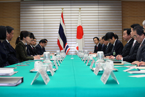 （写真）日・タイ首脳会談