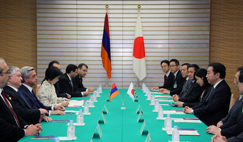 （写真）日・アルメニア首脳会談