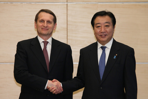 （写真）ナルィシュキン・ロシア国家院議長と握手する野田総理