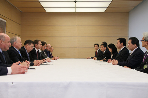 （写真）ナルィシュキン・ロシア国家院議長の表敬を受ける野田総理