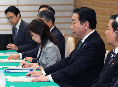 （写真）会談に臨む野田総理