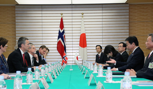 （写真）日・ノルウェー首脳会談-2