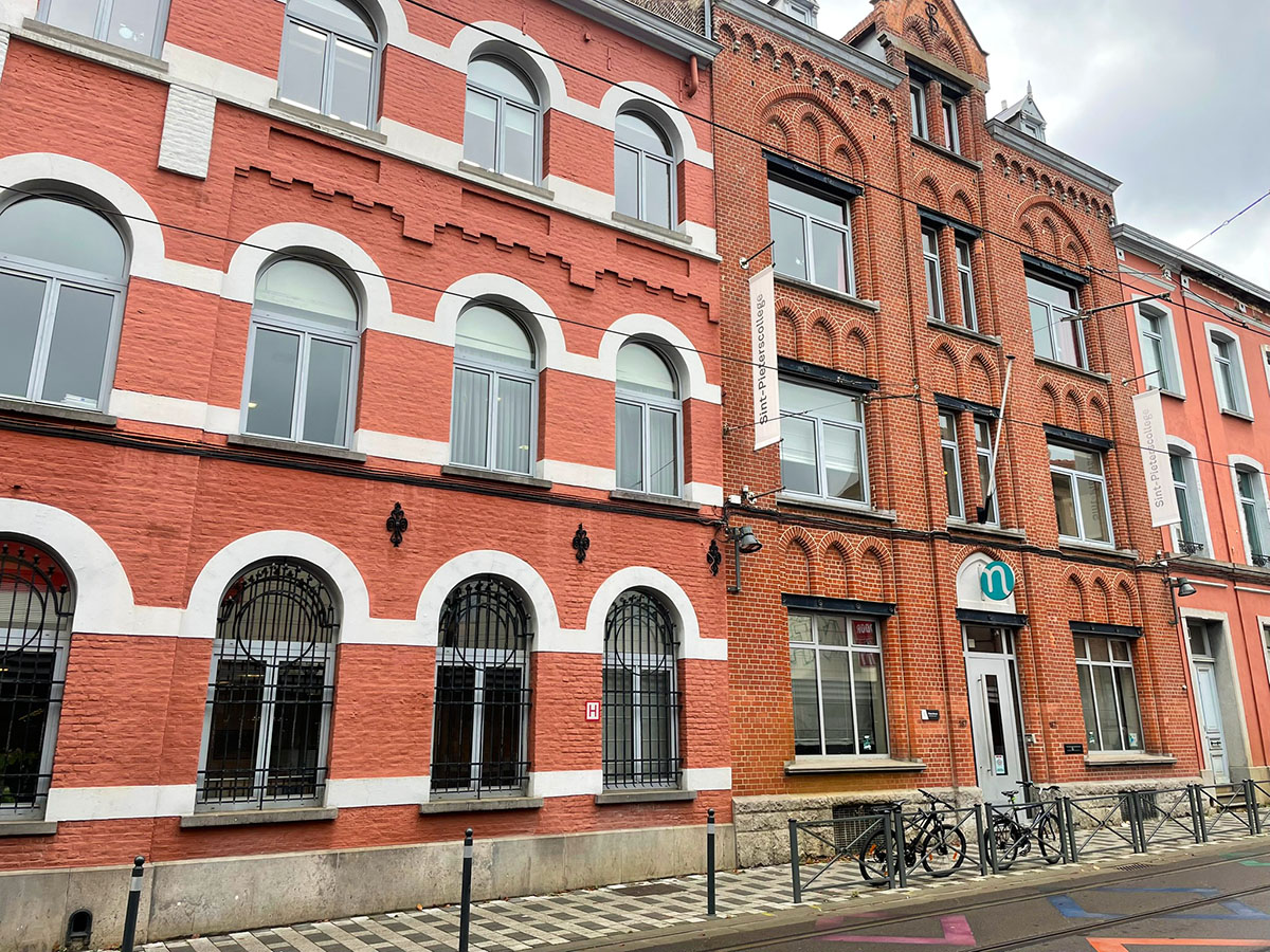 赤レンガでできた校舎