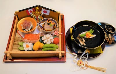 （写真）カナダの要人から賞賛を浴びる嶋泰宏料理人