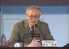 （写真）進行役の谷口外務副報道官