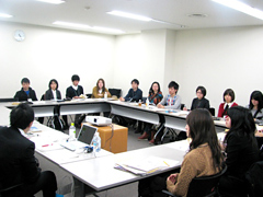 （写真）「広報文化交流」（広報文化交流部　総合計画課　永岡和道課長補佐）