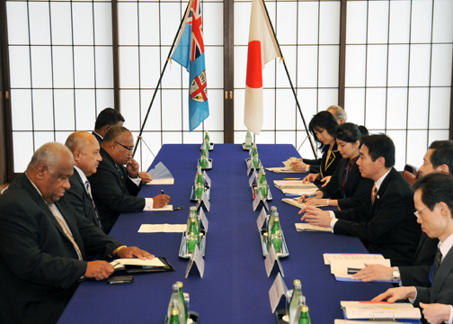 （写真）日・フィジー外相会談