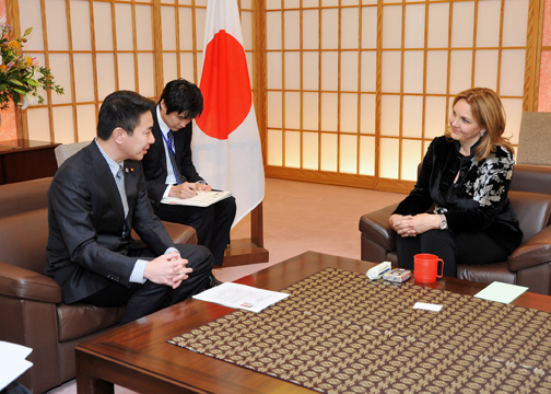 （写真）シーラン国連世界食糧計画（WFP）事務局長による前原外務大臣表敬