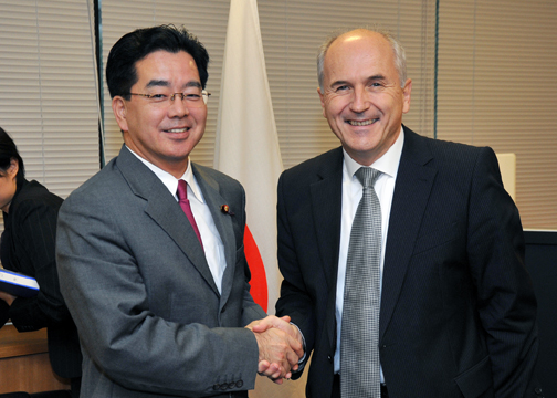 （写真）インツコ・ボスニア・ヘルツェゴビナ和平履行上級代表による伴野外務副大臣表敬