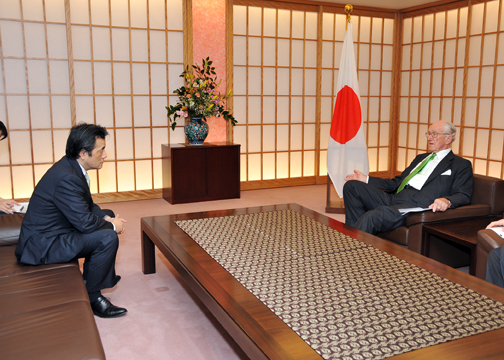 Mr. Malcolm Fraser, Honorary Chairman of the InterAction Council(Photo)