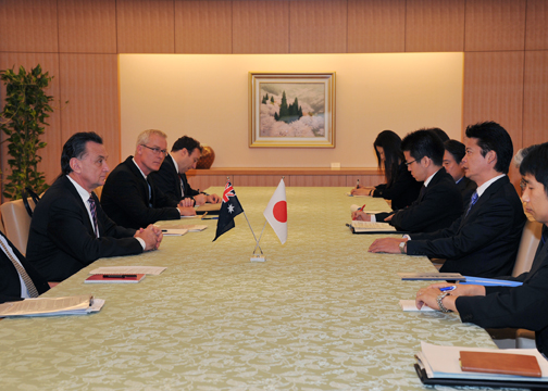 玄葉外務大臣とエマーソン・オーストラリア貿易大臣との会談