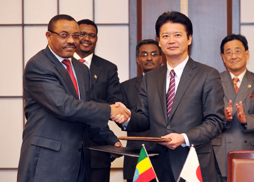 （写真）技術協力に関する日本国政府とエチオピア連邦民主共和国政府との間の協定の署名-2
