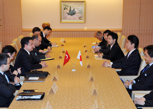 （写真）玄葉外務大臣とババジャン・トルコ副首相との会談-2