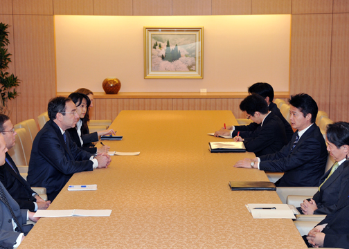（写真）ナイズ米国務副長官による玄葉大臣表敬-2