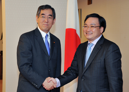（写真）ホアン・チュン・ハイ・ベトナム副首相と松本大臣との会談(概要)
