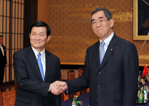 （写真）松本大臣とチュオン・タン・サン・ベトナム共産党書記局常務の会談 (概要)