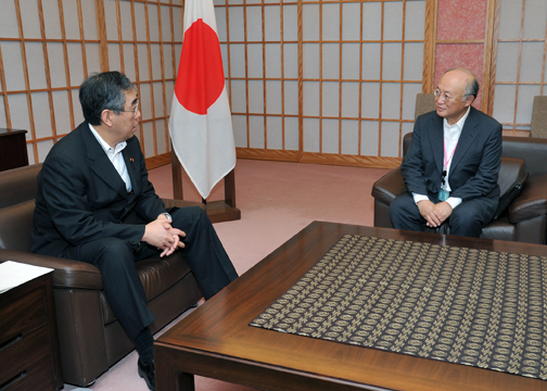 天野之弥国際原子力機関（IAEA）事務局長による松本外務大臣表敬