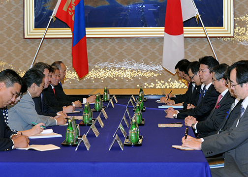 （写真）日・モンゴル外相会談2